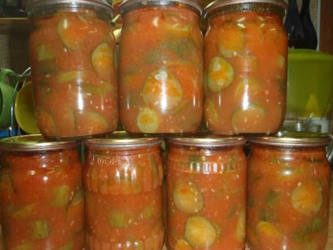 Огурцы с кабачками в томатно-сливовой заливке